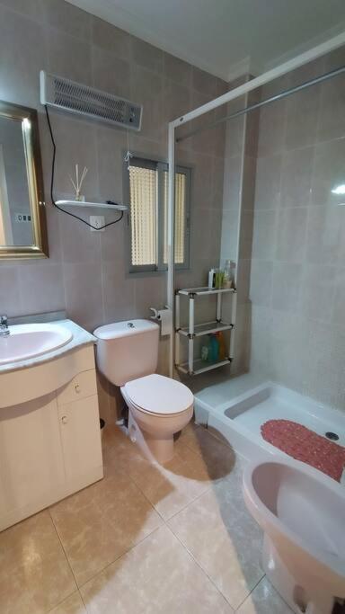 Charming Three Bedroom Apartment In Alcoi Kültér fotó