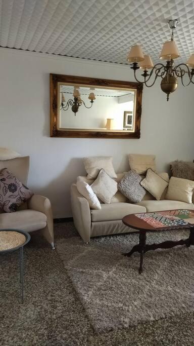 Charming Three Bedroom Apartment In Alcoi Kültér fotó